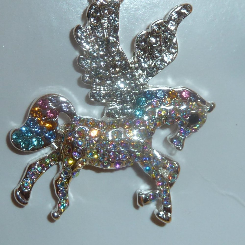 Crystal Kingdom Multi-Color Fantasy Pegasus Horse Necklace, Silver Chain NIB